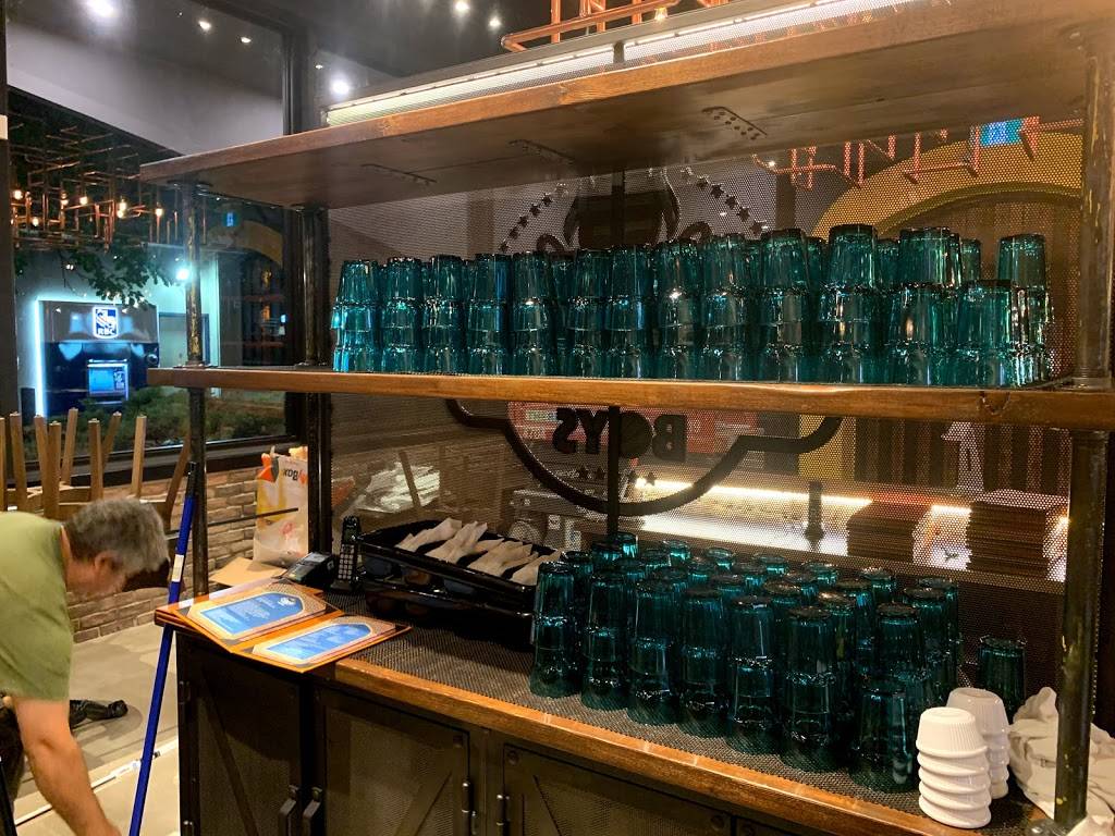 Karahi Boys | restaurant | 1921 Lawrence Ave E, Toronto, ON M1R 3Y6, Canada | 4169018727 OR +1 416-901-8727