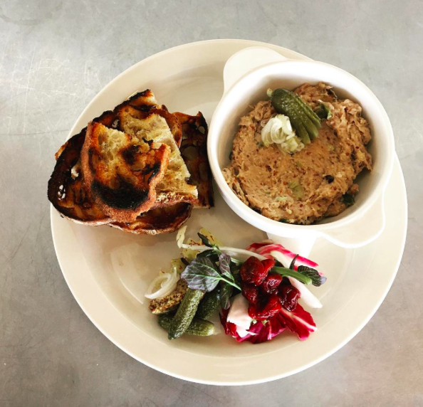 Woodford Food & Beverage | restaurant | 660 Forest Ave, Portland, ME 04103, USA | 2072008503 OR +1 207-200-8503