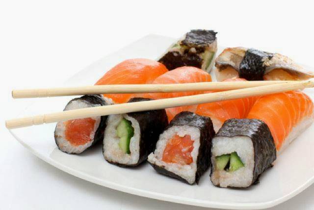 Somethings Fishy | restaurant | 21812 Ventura Blvd, Woodland Hills, CA 91364, USA | 8188843880 OR +1 818-884-3880