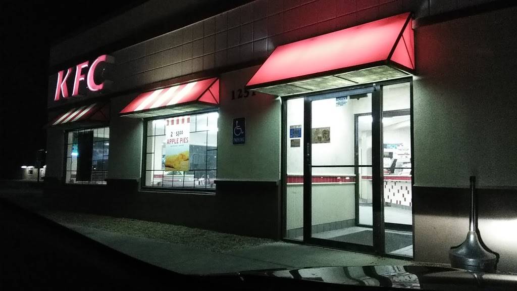 KFC | restaurant | 1251 S Woodlawn St, Wichita, KS 67218, USA | 3166183076 OR +1 316-618-3076