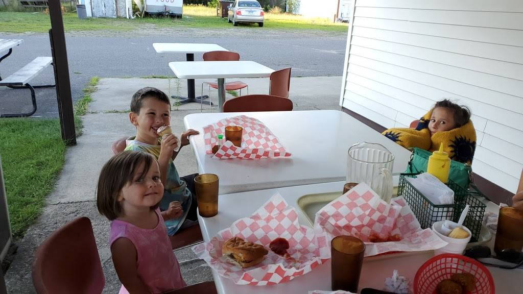 Dairy Treat | restaurant | 12616 MN-27, Little Falls, MN 56345, USA | 3206329640 OR +1 320-632-9640