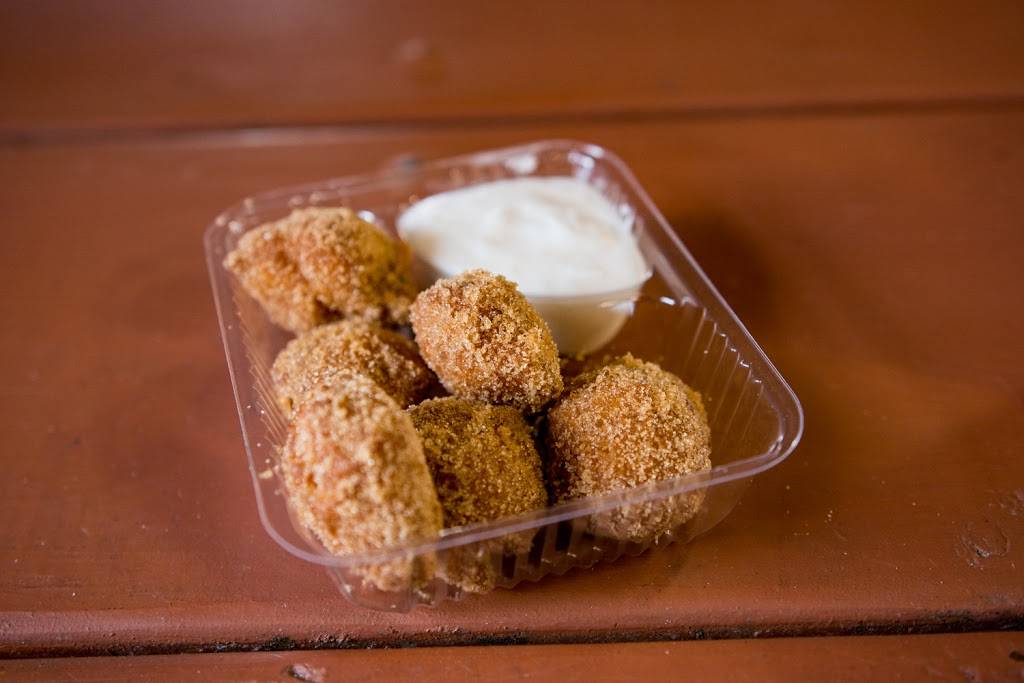 Beachplace at Holland Park Cafe | restaurant | 2415 Ottawa Beach Rd, Holland, MI 49424, USA | 6163992939 OR +1 616-399-2939