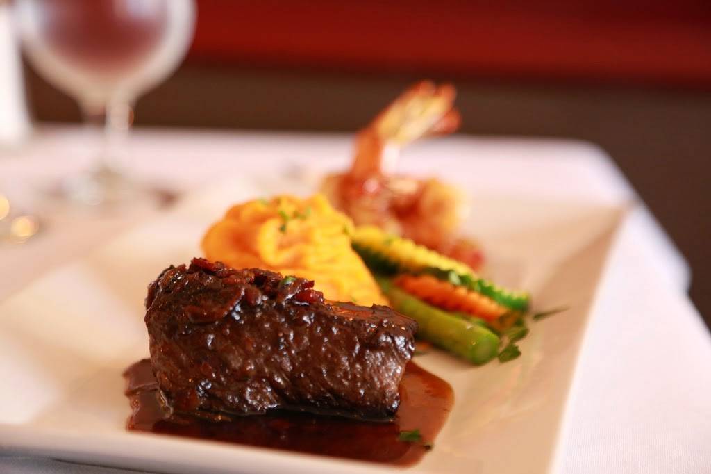 Christopher Martins Restaurant | restaurant | 860 State St, New Haven, CT 06511, USA | 2037768835 OR +1 203-776-8835