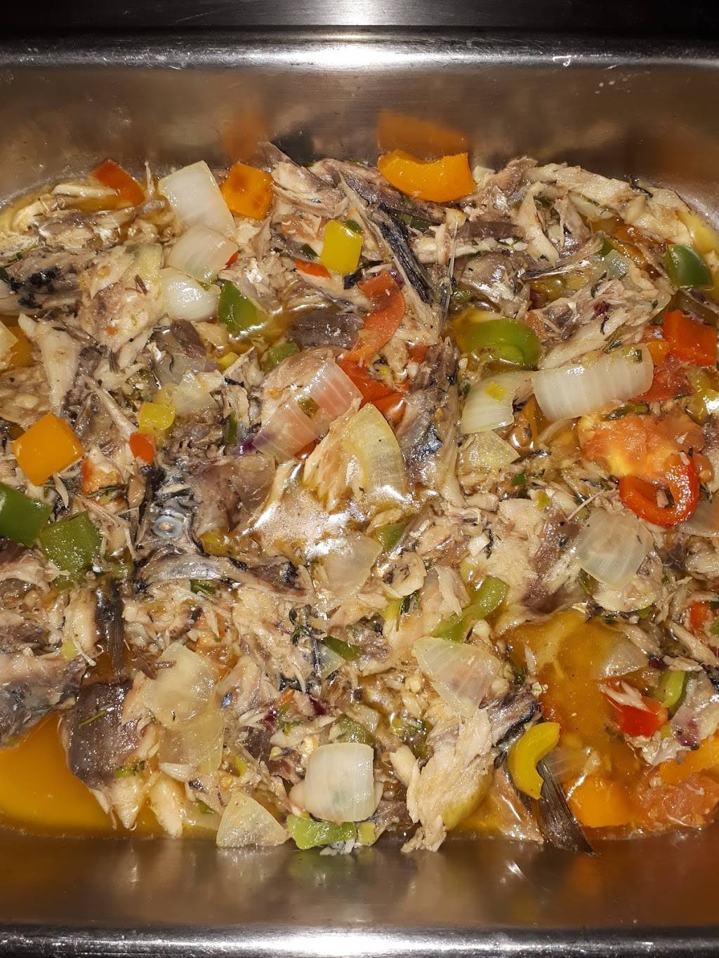 Moms "N" Paps | restaurant | 1173 Victoria Park Ave, Scarborough, ON M4B 2K5, Canada | 4162859776 OR +1 416-285-9776