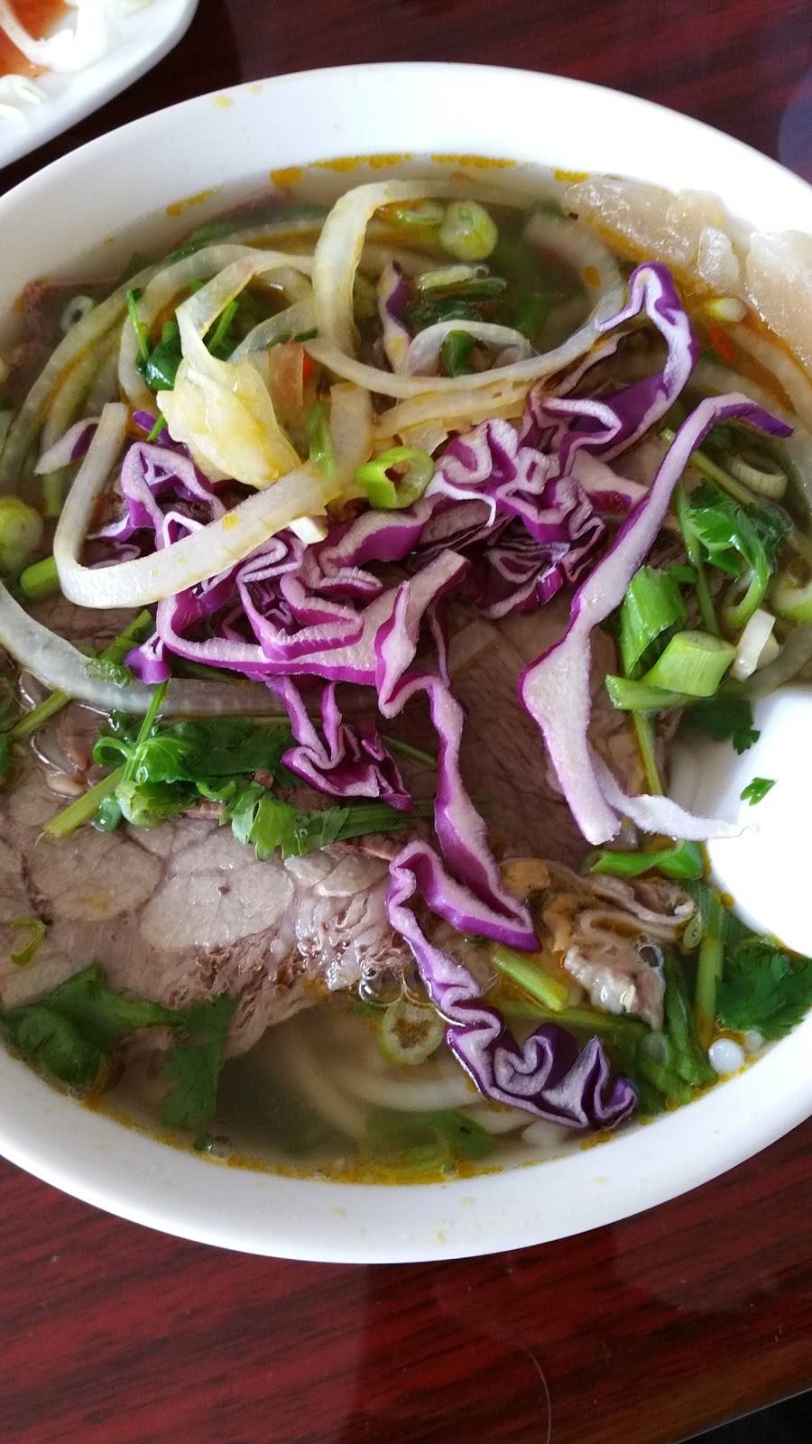 Pho Ly | restaurant | 634 E Whittier Blvd, La Habra, CA 90631, USA | 5622455798 OR +1 562-245-5798