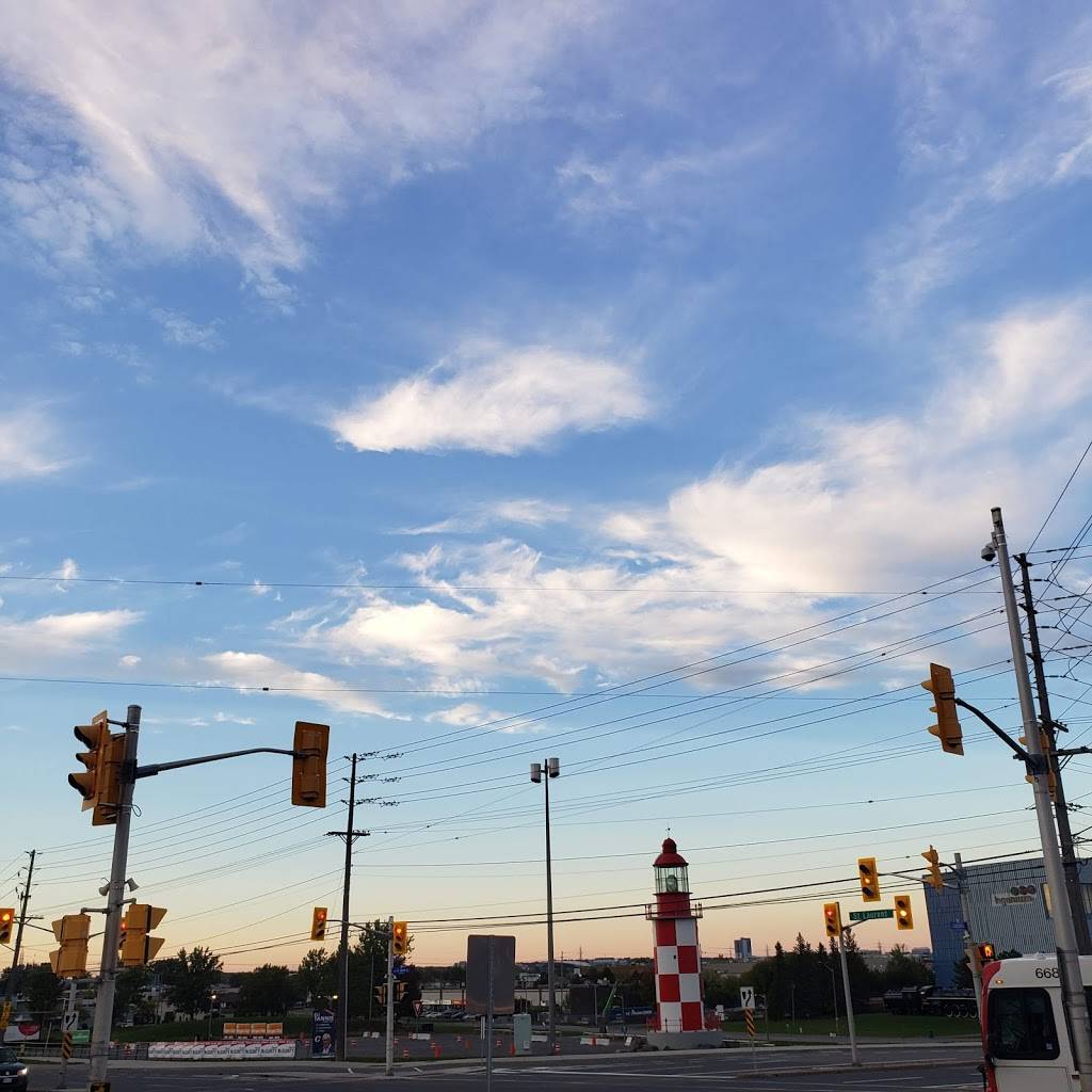 Fat Alberts | restaurant | 1990 Russell Rd, Ottawa, ON K1G 1G6, Canada | 6135264100 OR +1 613-526-4100