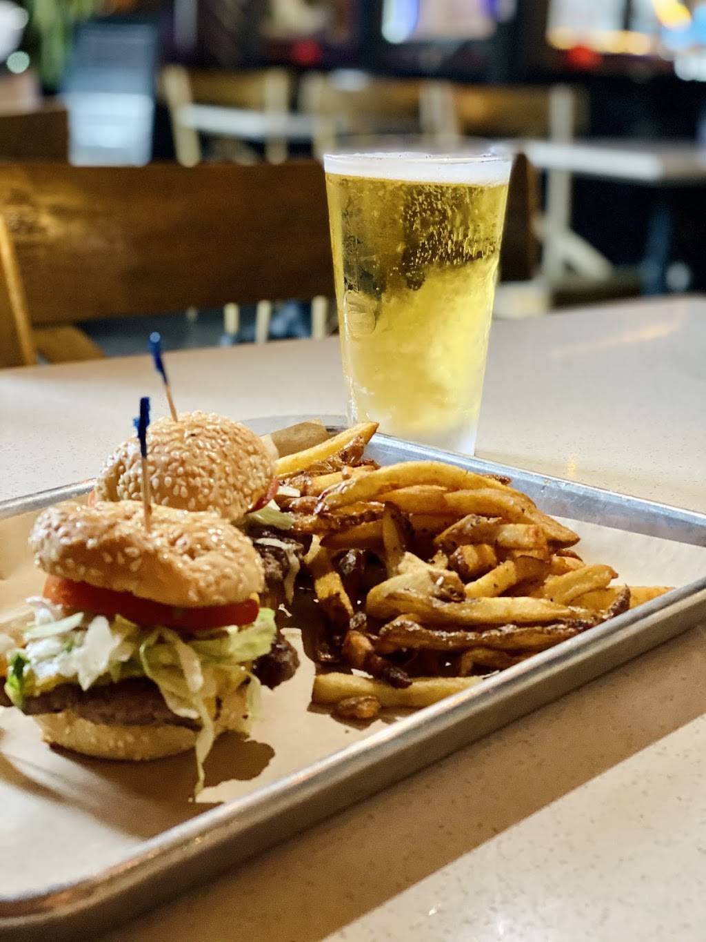 Roy G’s | restaurant | 4001 Cedar Springs Rd, Dallas, TX 75219, USA | 2142727127 OR +1 214-272-7127