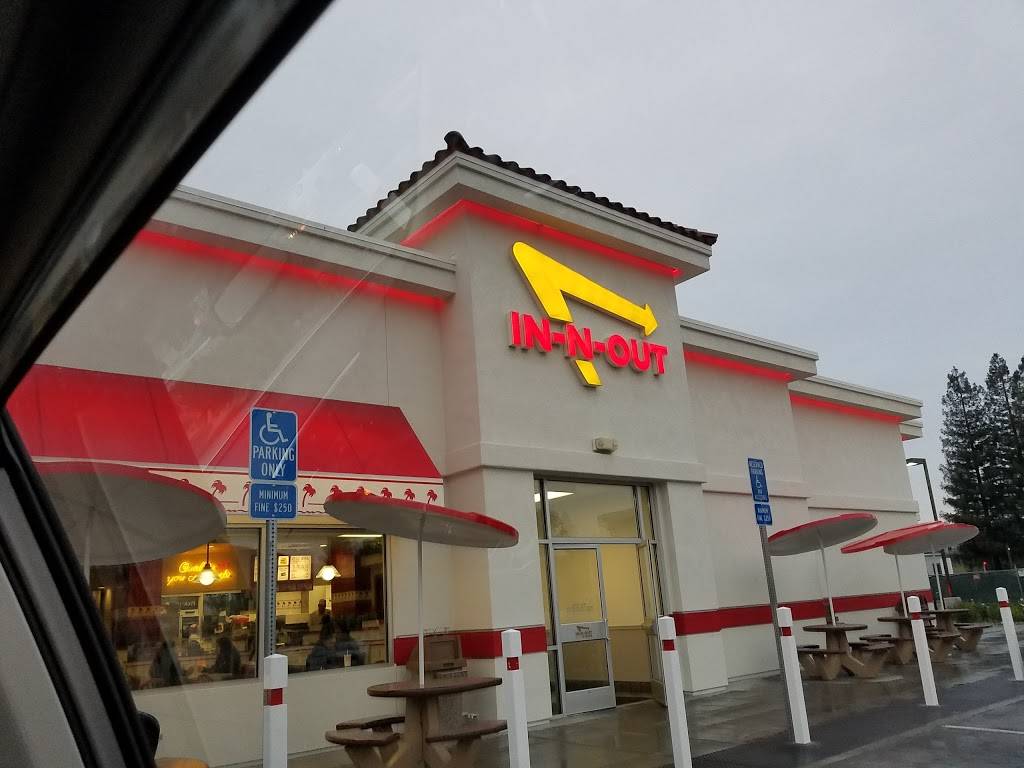 In-N-Out Burger | restaurant | 949 Veterans Blvd, Redwood City, CA 94063, USA | 8007861000 OR +1 800-786-1000