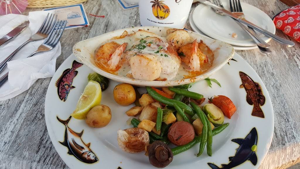 The Beach House Restaurant | restaurant | 200 Gulf Dr N, Bradenton Beach, FL 34217, USA | 9417792222 OR +1 941-779-2222