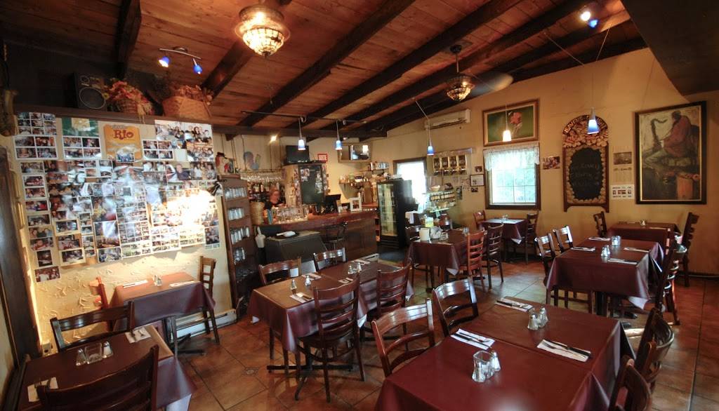 Le Rio | restaurant | 352 Rue Principale, Saint-Sauveur, QC J0R 1R0, Canada | 4502400864 OR +1 450-240-0864