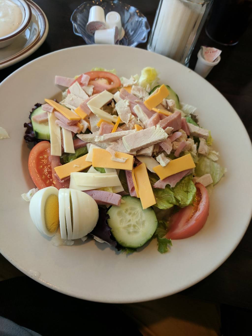 Zorbas Family Dining | restaurant | 37116 S Groesbeck Hwy, Clinton Twp, MI 48036, USA | 5864654131 OR +1 586-465-4131