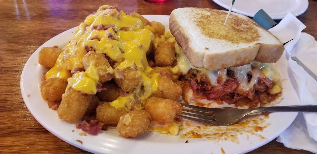 Rugies Dugout | restaurant | 1210 N 6th St, Monticello, IN 47960, USA | 5742975658 OR +1 574-297-5658