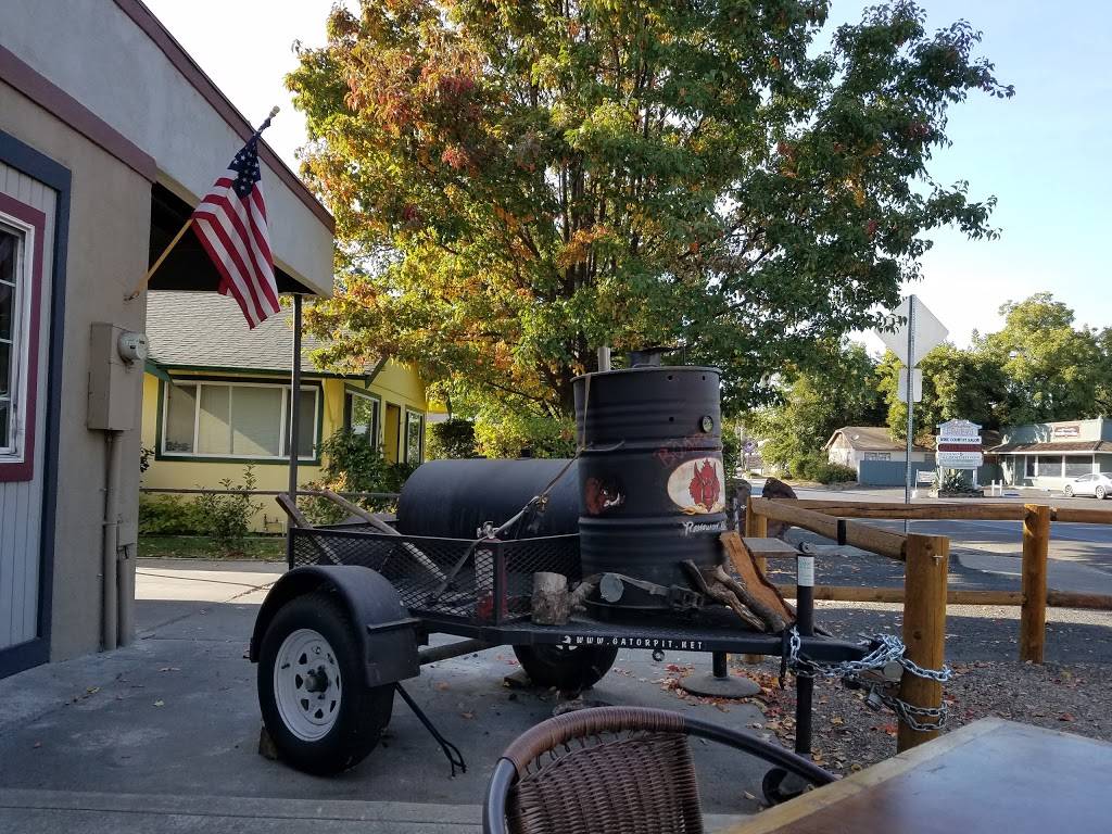 Boars Breath Bar Grill & Smoker | restaurant | 14667 Lakeshore Dr, Clearlake, CA 95422, USA | 7079952000 OR +1 707-995-2000