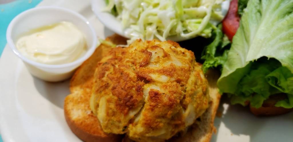 Island View Waterfront Cafe | restaurant | 2542 Island View Rd, Essex, MD 21221, USA | 4106879799 OR +1 410-687-9799