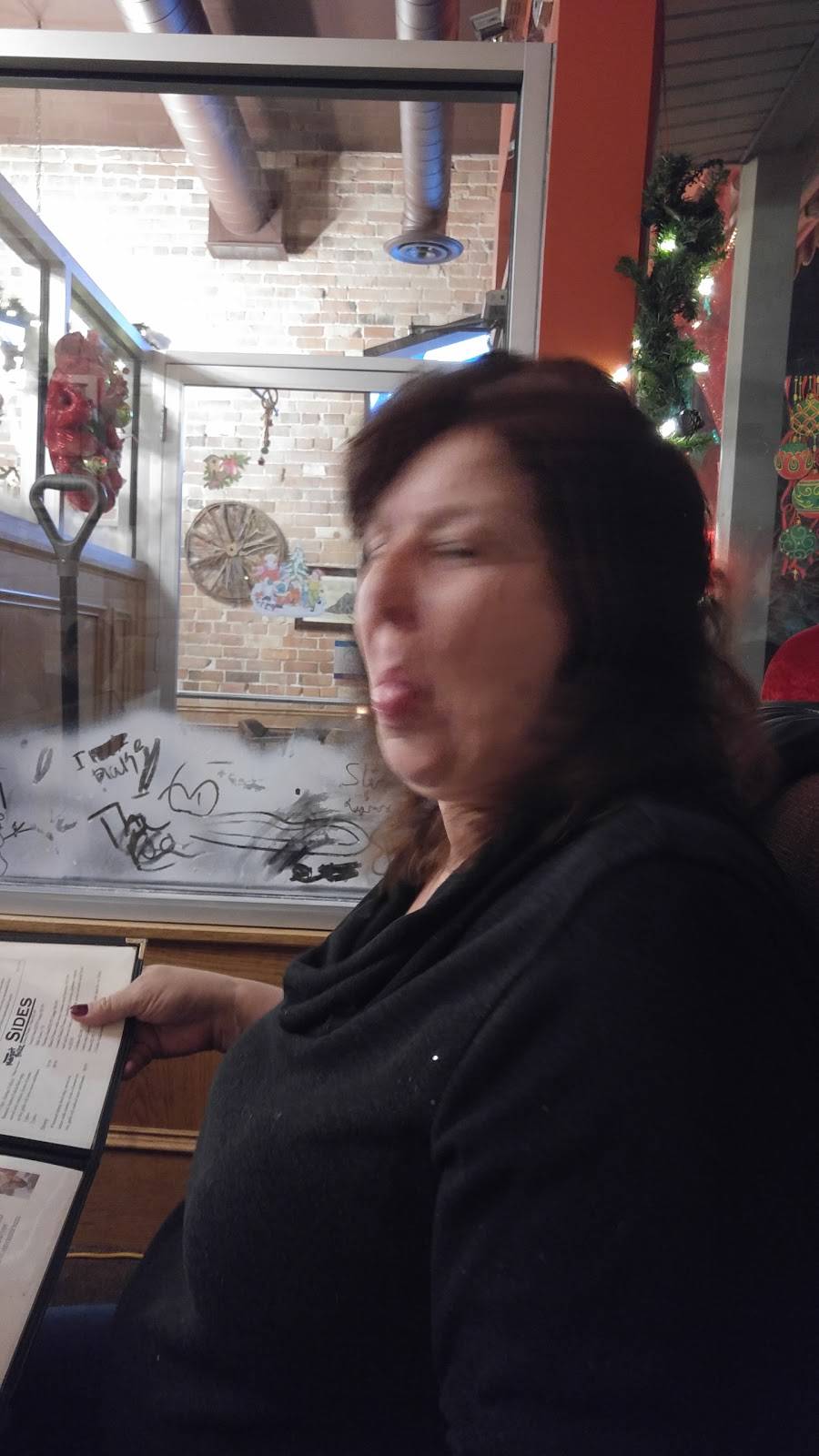 Village Restaurant & Pizzeria | restaurant | 12 Main St W, Norwich, ON N0J 1P1, Canada | 5198632813 OR +1 519-863-2813