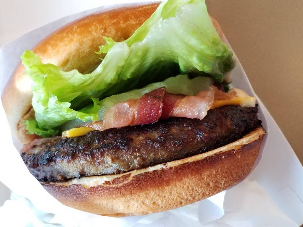 Jollibee | restaurant | 8261 Woodman Ave, Panorama City, CA 91402, USA | 8184429403 OR +1 818-442-9403