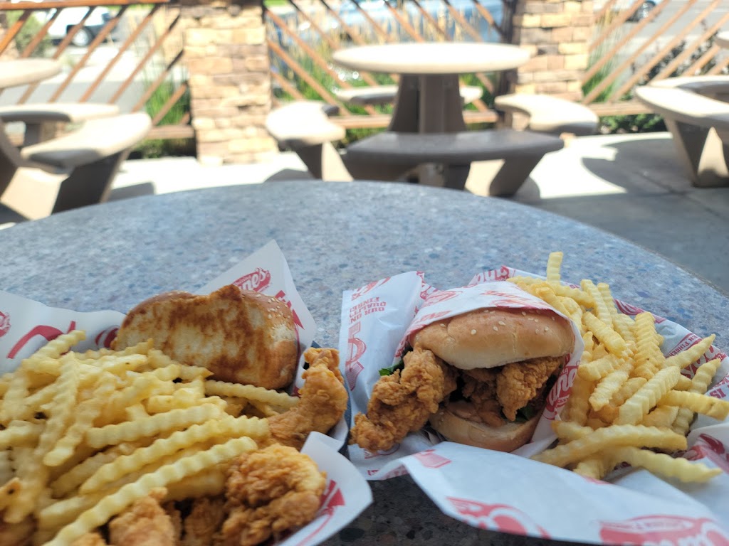 Raising Canes Chicken Fingers | restaurant | 1551 S Milton Rd, Flagstaff, AZ 86001, USA | 9284405400 OR +1 928-440-5400