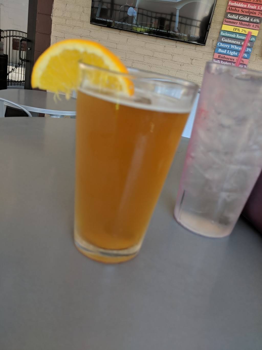 Bravehearts Pub | restaurant | 218 E Superior St, Alma, MI 48801, USA | 9894662309 OR +1 989-466-2309