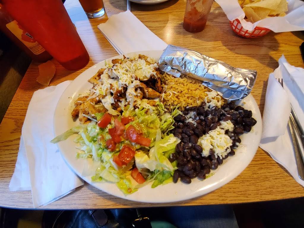 El Azteca | restaurant | 152 Dallas Dr, Commerce, GA 30529, USA | 7063368821 OR +1 706-336-8821