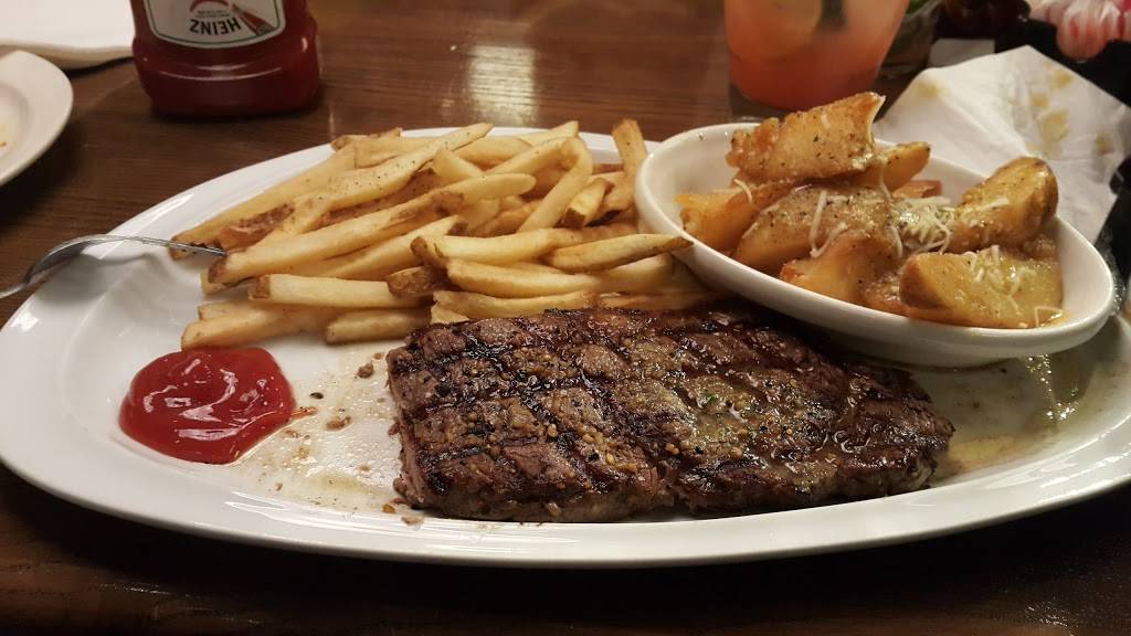 TGI Fridays | restaurant | 235 Fort Evans Rd NE, Leesburg, VA 20176, USA | 7037373900 OR +1 703-737-3900