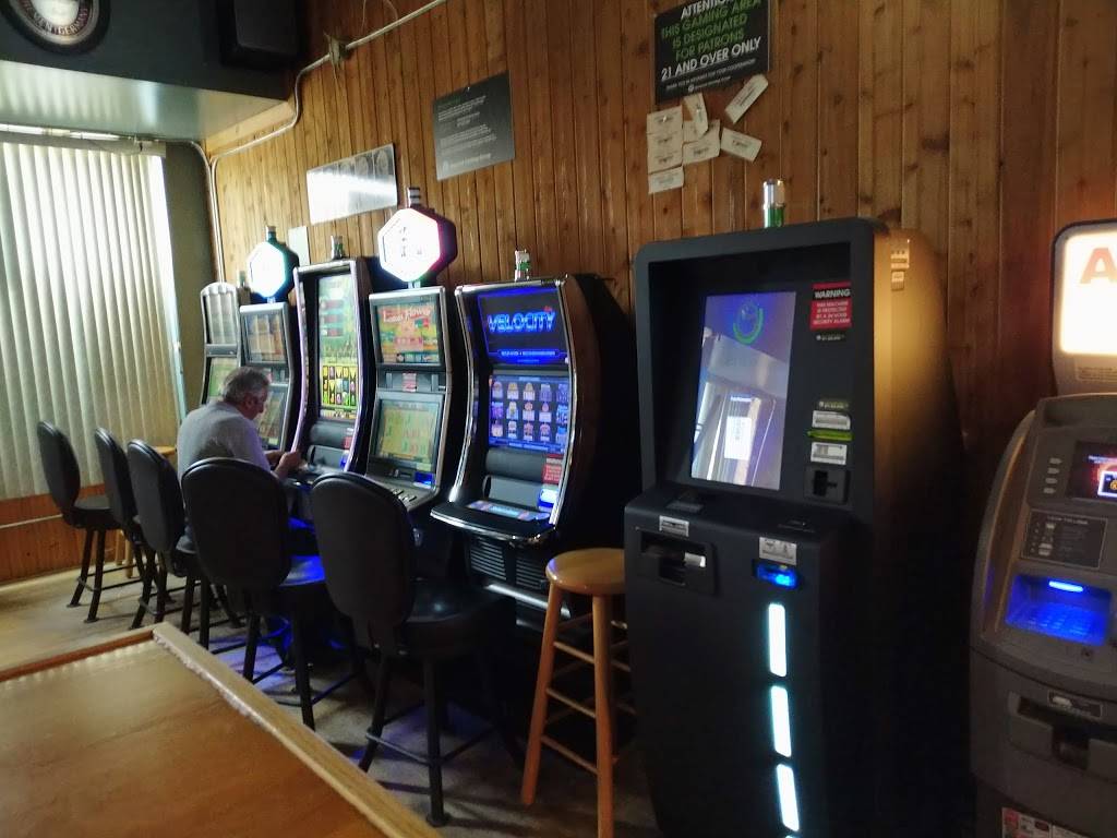 KJs Bar & Grill | restaurant | 518 E Lincoln Hwy, DeKalb, IL 60115, USA | 8157482577 OR +1 815-748-2577