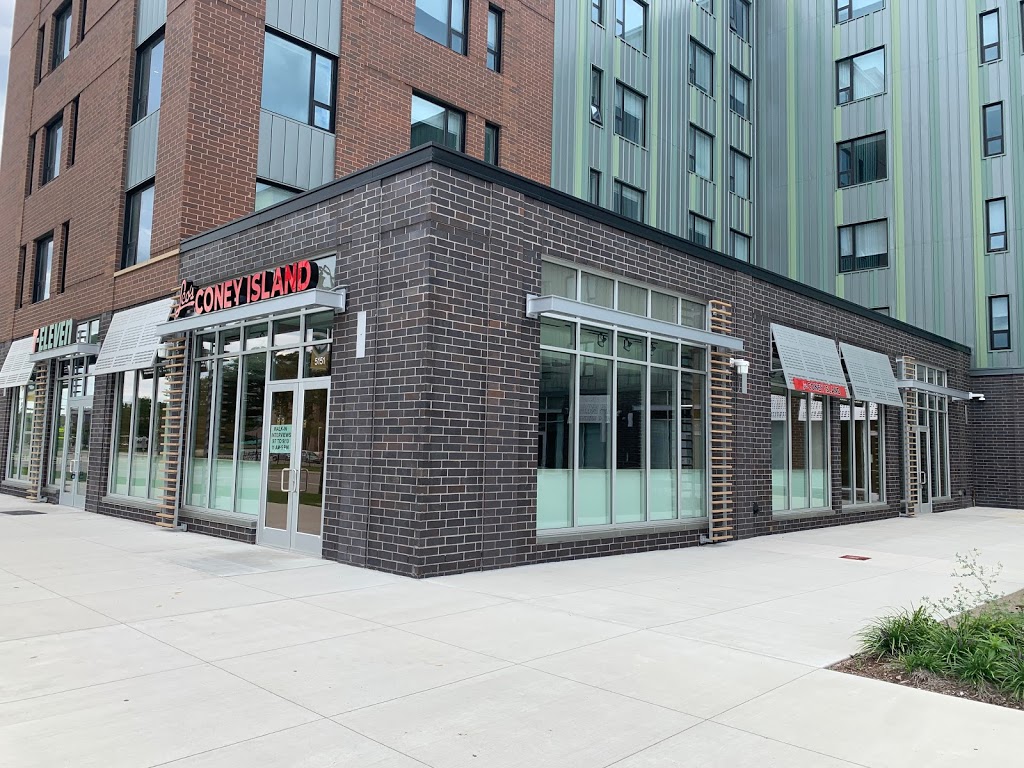 Leos Coney Island | restaurant | 5151 Anthony Wayne Dr, Detroit, MI 48202, USA | 3132513804 OR +1 313-251-3804