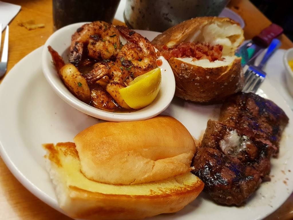 Texas Roadhouse | restaurant | 10729 Gateway Blvd W, El Paso, TX 79935, USA | 9155917427 OR +1 915-591-7427