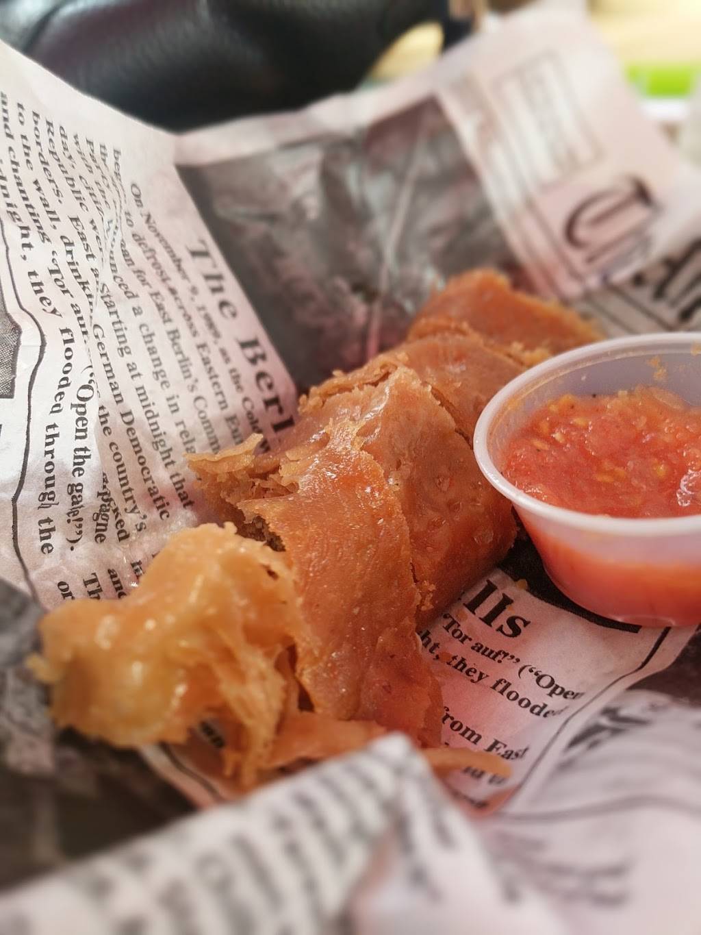 The Backyard By Paper Factory | restaurant | 37-06 36th St, Long Island City, NY 11101, USA | 7183927200 OR +1 718-392-7200