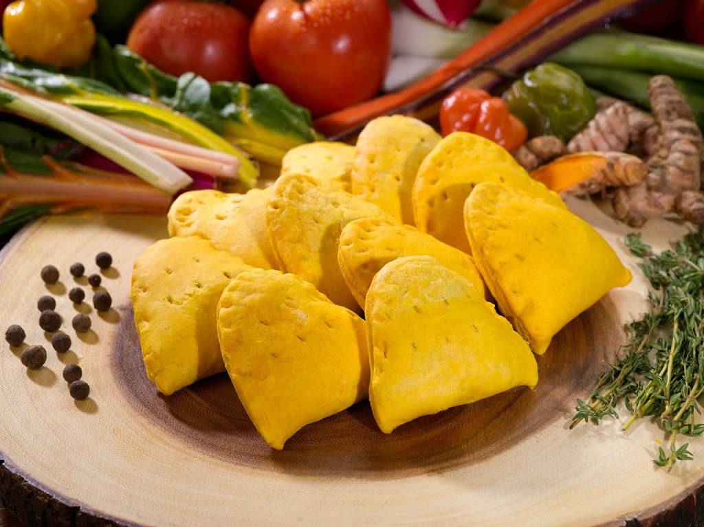 Golden Krust Caribbean Restaurant | restaurant | 1700 Wilson Ave #195, North York, ON M3L 1B2, Canada | 6473585423 OR +1 647-358-5423