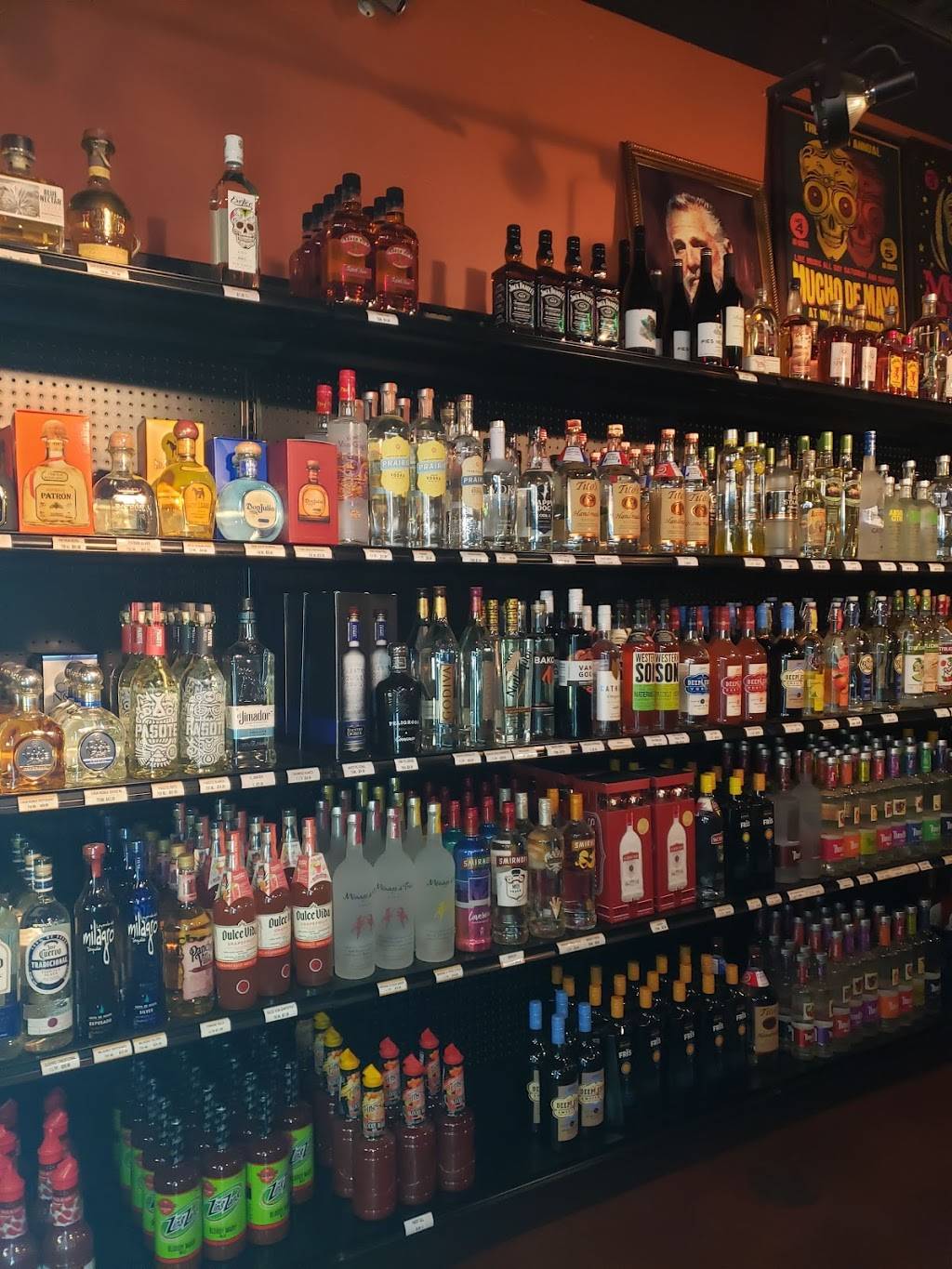 Menagerie Eatery & Bar | restaurant | 101 S Eola Dr, Orlando, FL 32801, USA | 4076015219 OR +1 407-601-5219