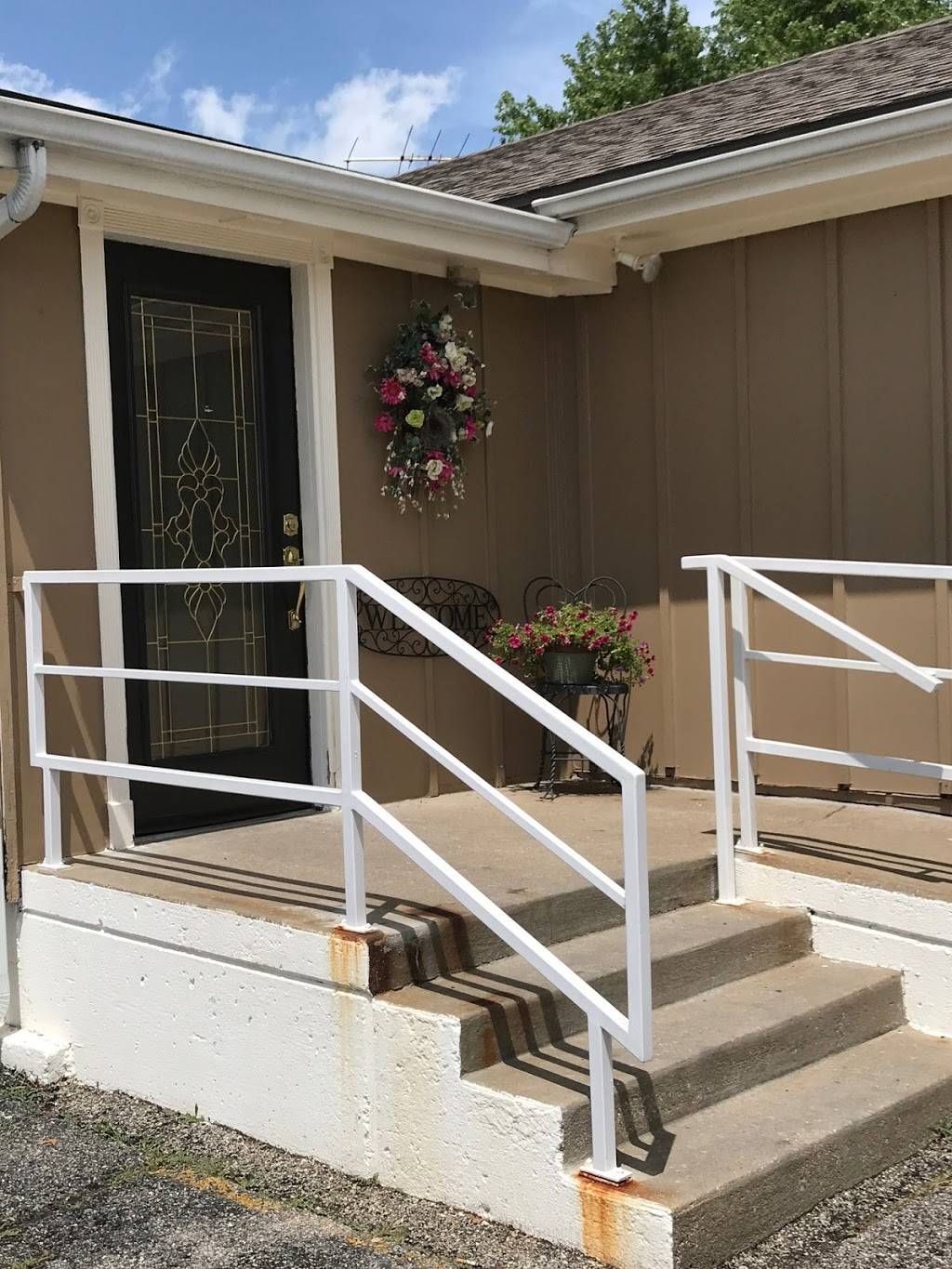 Gebhardts Chicken Dinners | restaurant | 124 N 260th St, Mulberry, KS 66756, USA | 6207643451 OR +1 620-764-3451