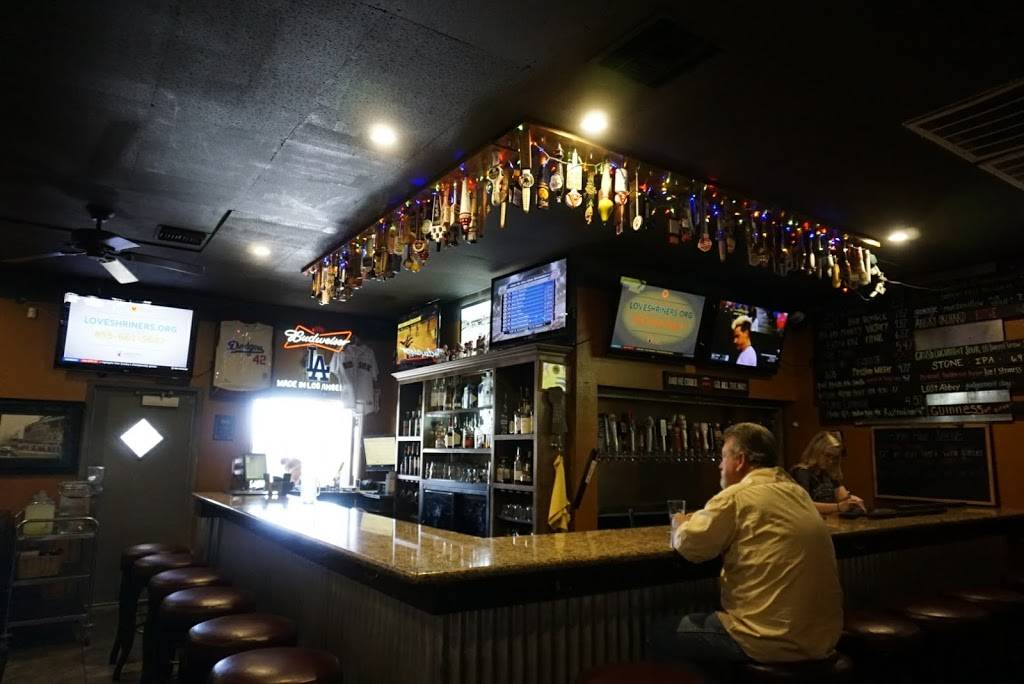 Jakes Bistro & Brew | restaurant | 12170 4th St, Yucaipa, CA 92399, USA | 9097908750 OR +1 909-790-8750