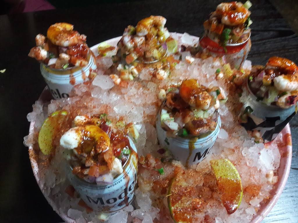 Mariscos El Chapo | restaurant | 2055 E Highland Ave, San Bernardino, CA 92404, USA | 9098630169 OR +1 909-863-0169