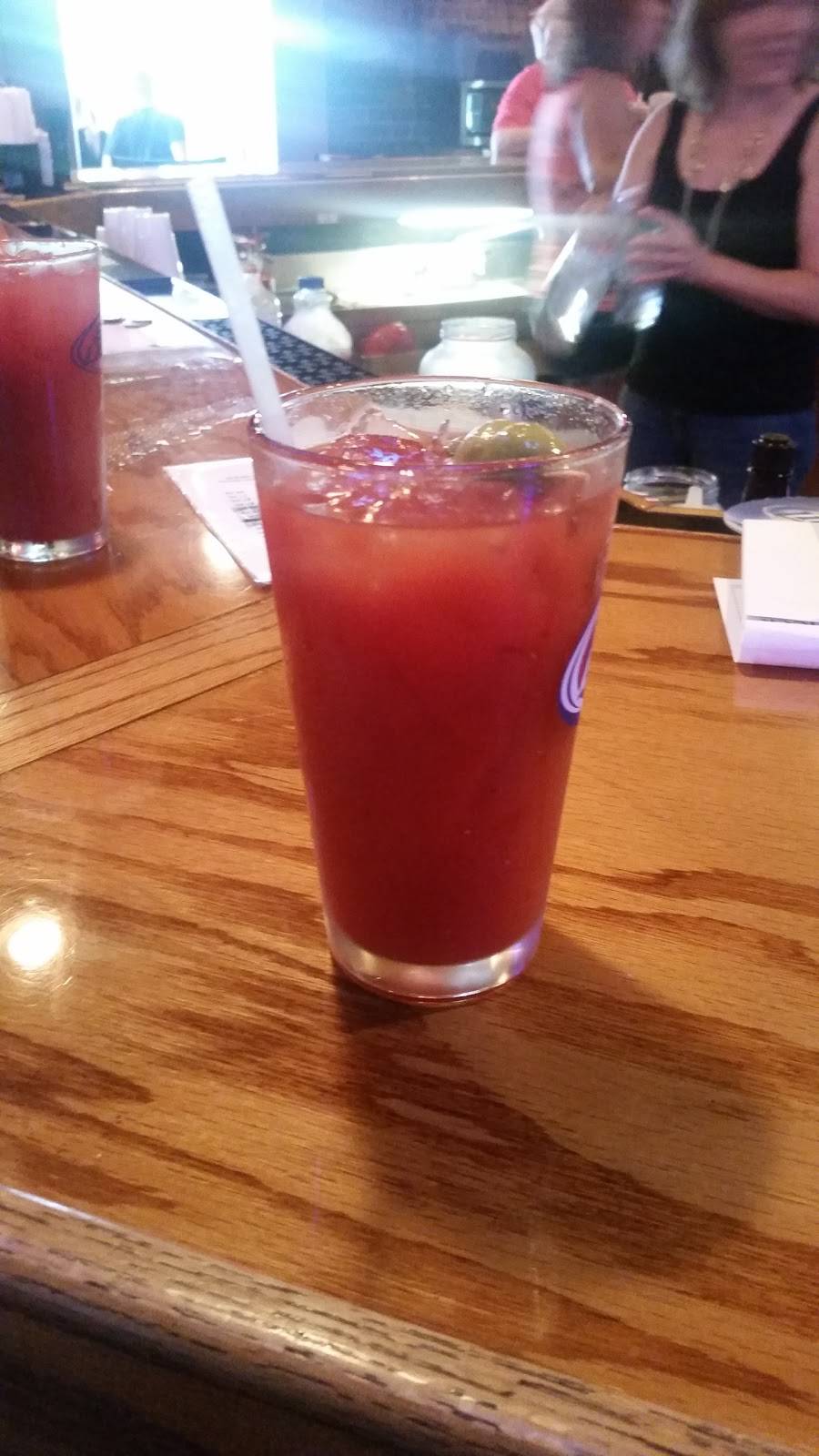 Strawn Bar | restaurant | 101 W Walter St, Strawn, IL 61775, USA | 8156883012 OR +1 815-688-3012