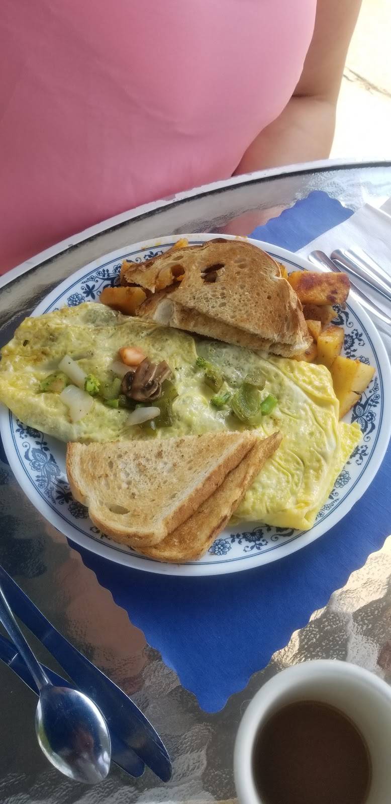 The Blueberry Muffin Restaurant | restaurant | 1769 White Mountain Hwy, North Conway, NH 03860, USA | 6033565736 OR +1 603-356-5736