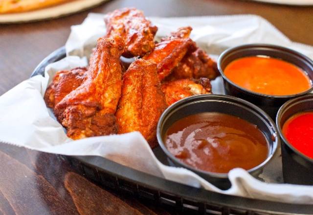 Americas Best Wings | restaurant | 4428 Edmondson Ave, Baltimore, MD 21229, USA | 4102339464 OR +1 410-233-9464