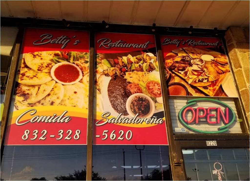 Bettys Restaurant | restaurant | 11220 Airline Dr, Houston, TX 77037, USA | 8323285620 OR +1 832-328-5620