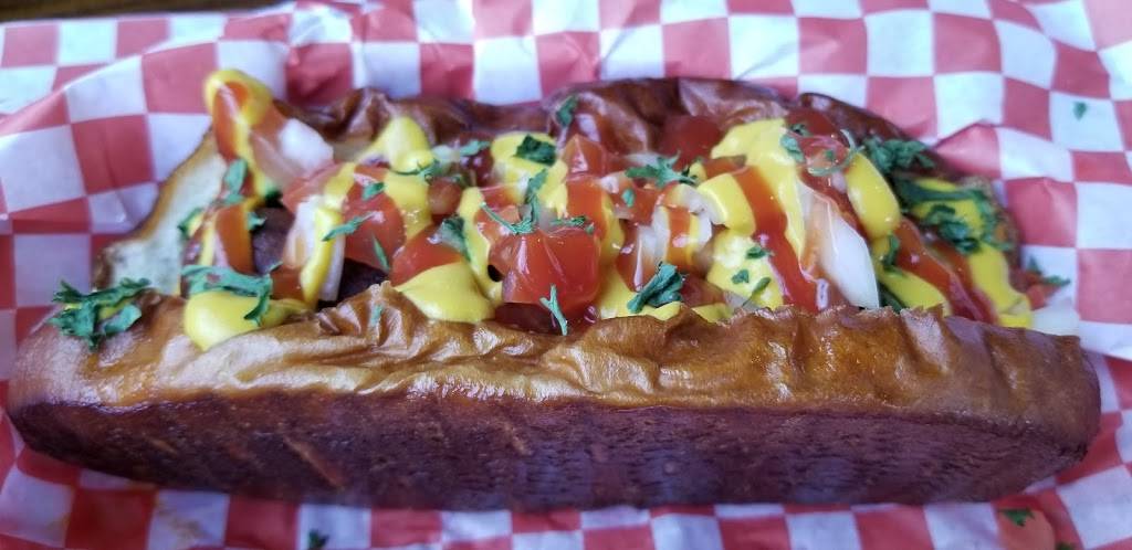 Doggone’s | restaurant | 3301 W Armitage Ave, Chicago, IL 60647, USA | 7739047713 OR +1 773-904-7713