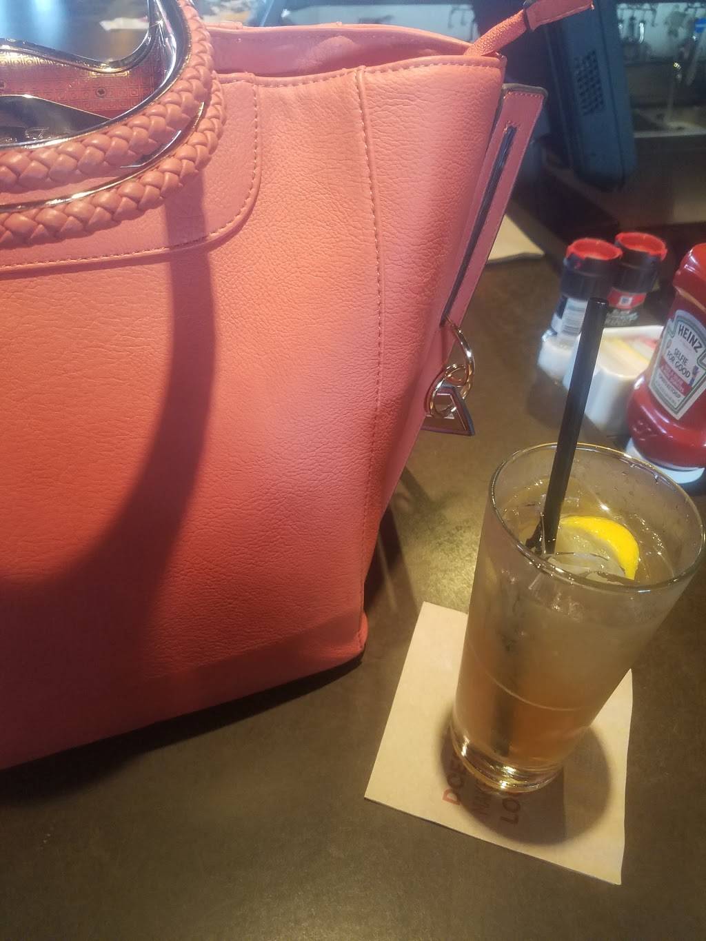 Applebees Grill + Bar | restaurant | 105 Sadler Ln, Emporia, VA 23847, USA | 4343369540 OR +1 434-336-9540