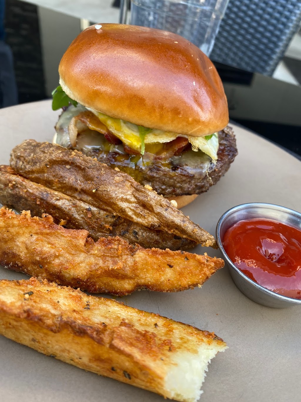 Delaneys Tavern | restaurant | 1315 S Orange Ave Suite B, Orlando, FL 32806, USA | 4078490801 OR +1 407-849-0801