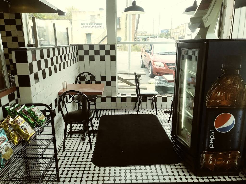 Zacs Hamburgers | restaurant | 1505 Chester Pike, Crum Lynne, PA 19022, USA | 6108332233 OR +1 610-833-2233