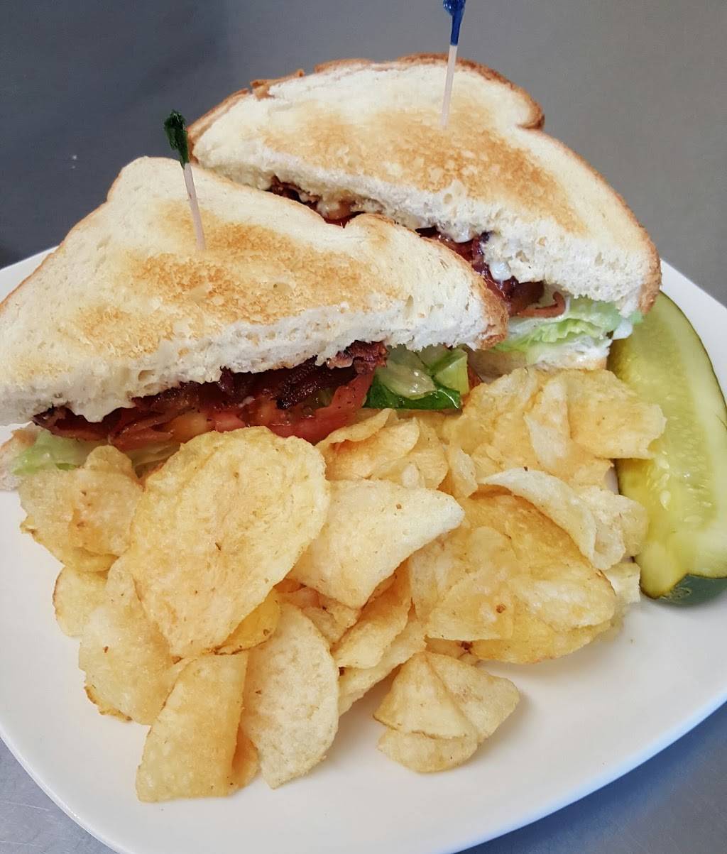 The Dawghouse Bar & Grill | restaurant | 7283 US-53, Canyon, MN 55717, USA | 2183458830 OR +1 218-345-8830