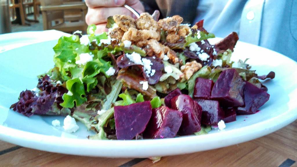 Matunuck Oyster Bar | restaurant | 629 Succotash Rd, Wakefield, RI 02879, USA | 4017834202 OR +1 401-783-4202