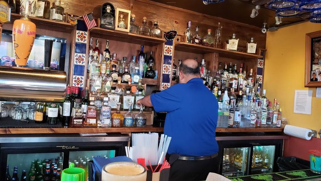 Casa Blanca | restaurant | 10 Main St, Andover, MA 01810, USA | 9782894165 OR +1 978-289-4165