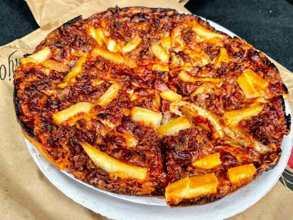 Hoeys Pizza | restaurant | 9 Amvets Ln, Randolph, MA 02368, USA | 7819637171 OR +1 781-963-7171