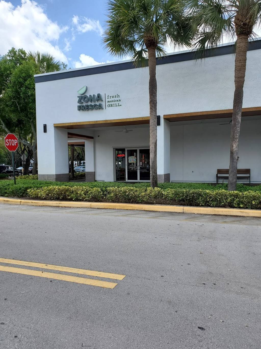 Zona Fresca | restaurant | 3364, 1095 S University Dr, Plantation, FL 33324, USA | 9543703332 OR +1 954-370-3332