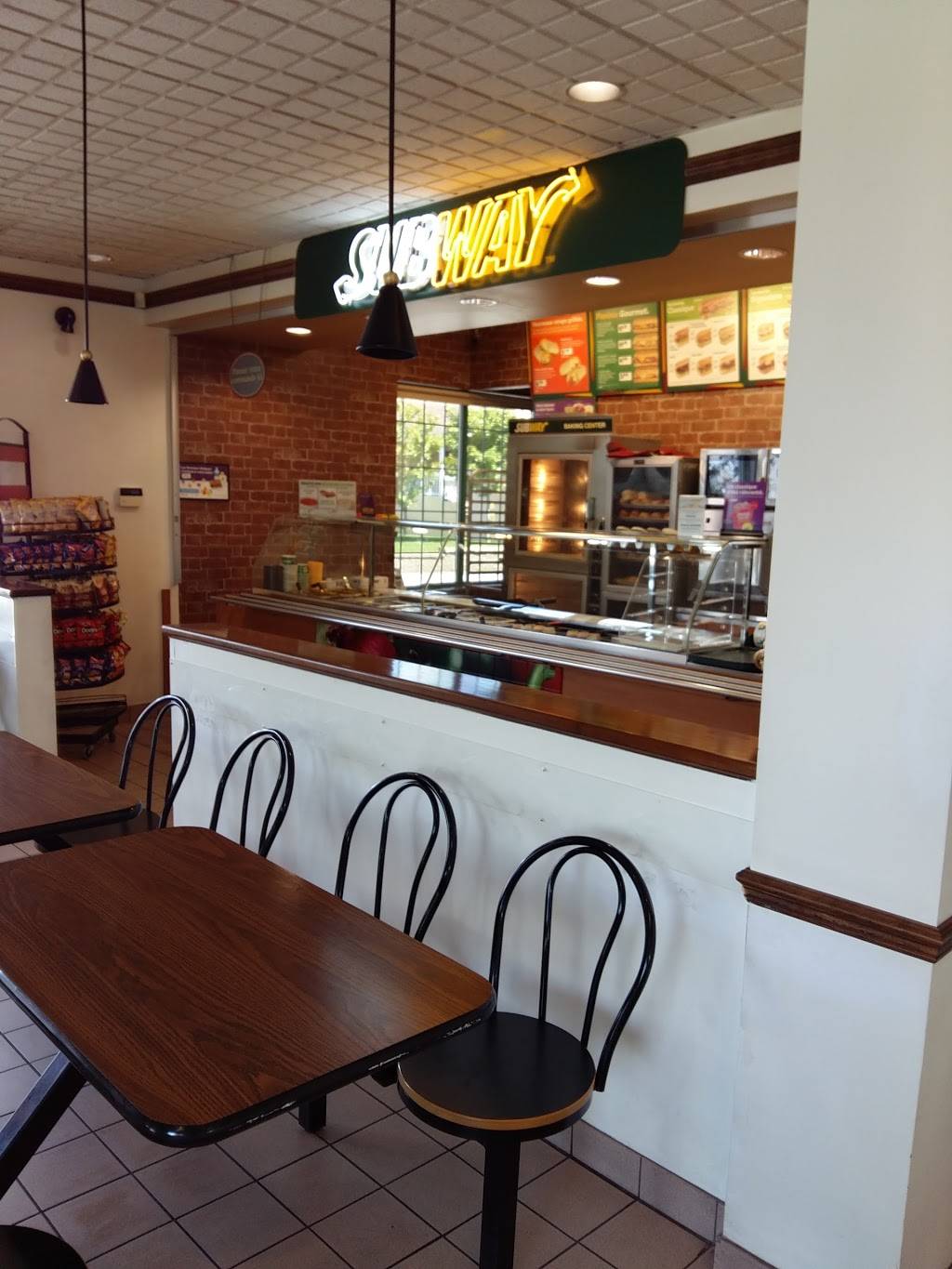 Restaurant SUBWAY | restaurant | 407 Rue Couture, Sainte-Hélène-de-Bagot, QC J0H 1M0, Canada | 4507914011 OR +1 450-791-4011