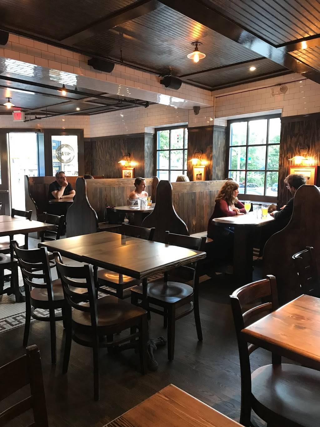 Hilltop Park Alehouse | restaurant | 3821 Broadway, New York, NY 10032, USA | 6464389293 OR +1 646-438-9293