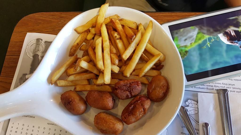 Lumberjacks | restaurant | 732 E Washington St, Petaluma, CA 94952, USA | 7077624095 OR +1 707-762-4095