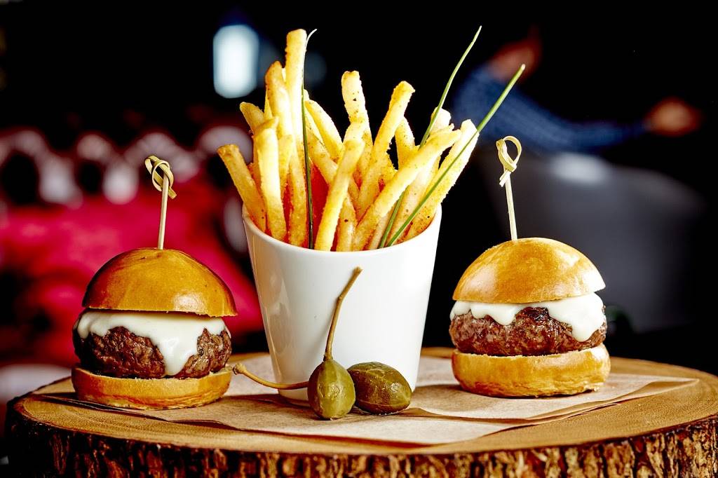 Le Malt Lounge | night club | 1021 St George Ave #2, Colonia, NJ 07067, USA | 7325107700 OR +1 732-510-7700